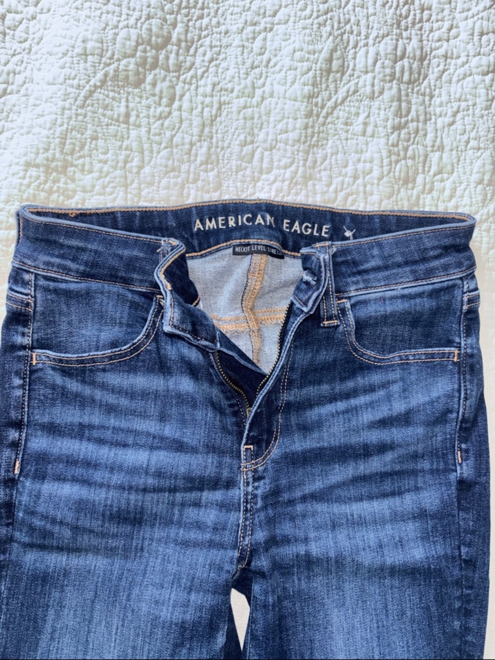 American Eagle Outfitters High-Rise Dark Blue Jeans - Picture 4 of 4